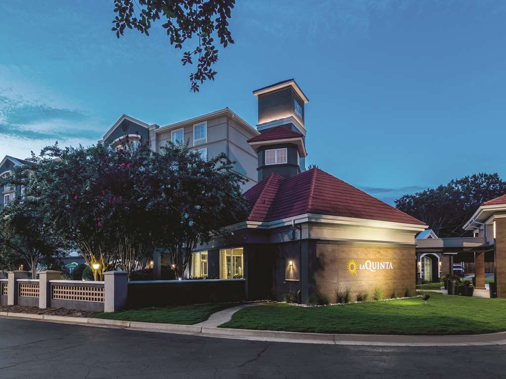 La Quinta By Wyndham Atlanta Conyers Hotel Exterior foto